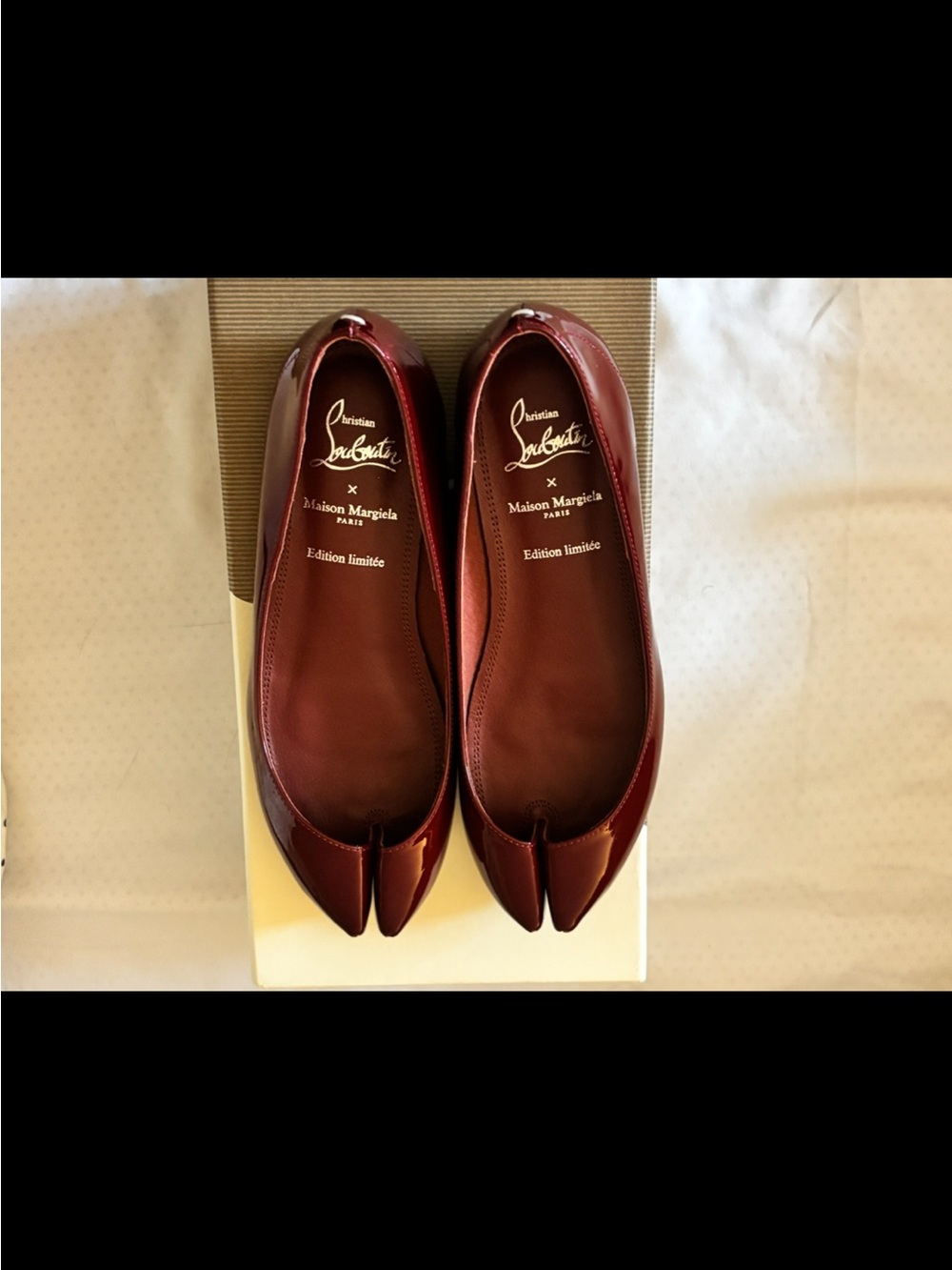 UNBRANDED-LOOK ALIKE red patent leather tabi flats size 37